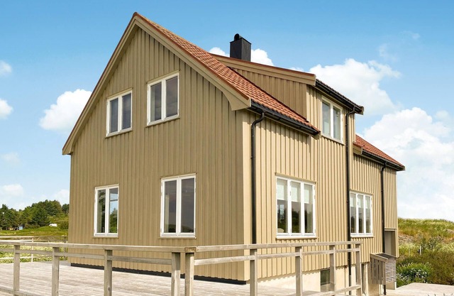 Beach front home in Smøla with kitchen