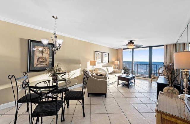 Beach Front Pet Friendly 1 Bedroom Condo! PW502