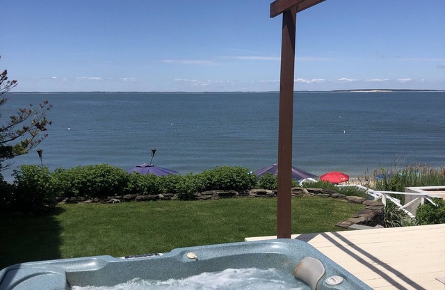 Beach Hot tub Enjoy a getaway. Winery near