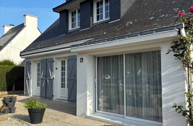 Beach house on foot