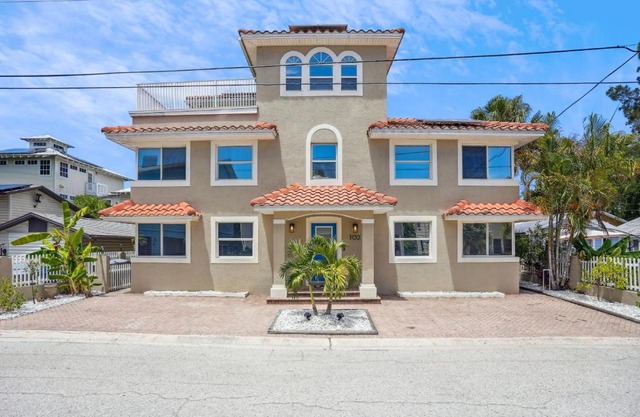 Beach Livin 3 - 3 Bedroom Upstairs