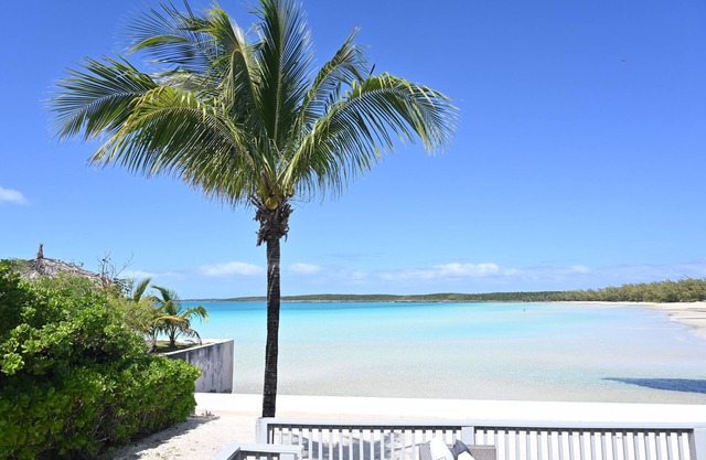 Beach, please! Beachfront house on Ten Bay with generator.
