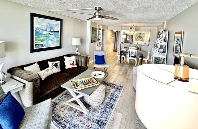 "Beach Please" PCB - Small Pet Friendly 2/2 Condo ON Beach! FREE Beach Chair Svc