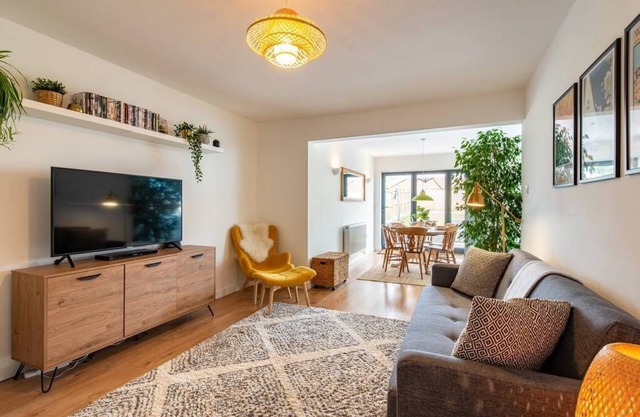 Beach Retreat with parking near the sea