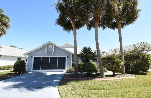 Beach Steps Away, Fenced Yard, Bikes & Pets OK!