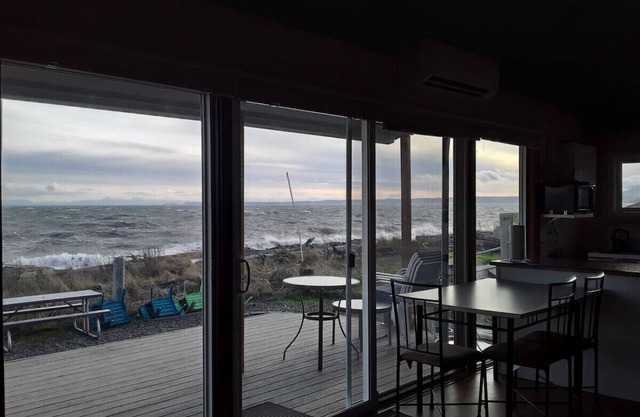 Beachcomber`s Cottage - On the beach in historic Dungeness