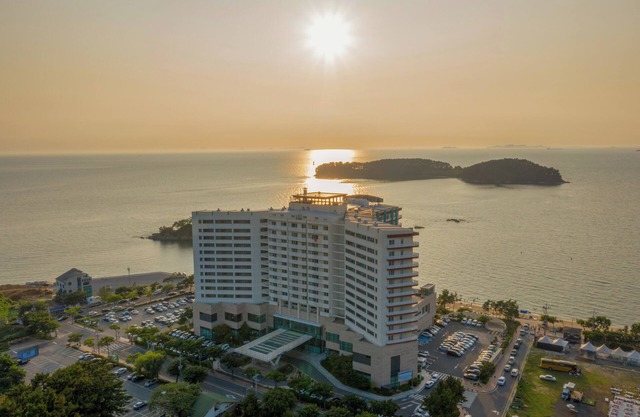 Beache Palace
