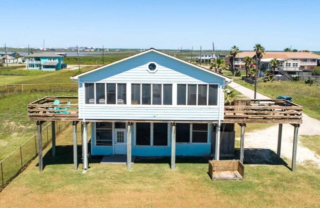 Beachfront and Center! Beautiful Ocean Views