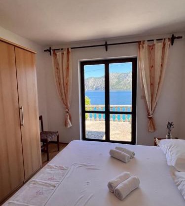 Beachfront Apartment Mery, Kneže