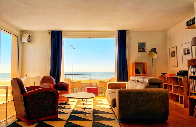 Beachfront Cocooning Vacation with Terrace
