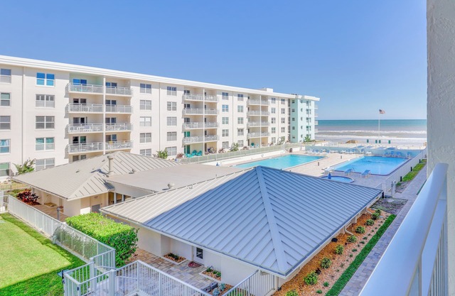 Beachfront Condo w/Ocean and Pool Views