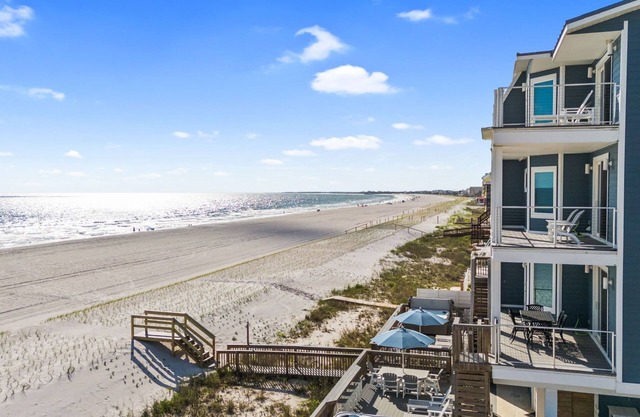 Beachfront Duplex Unit, Pet Friendly, Mexico Beach, Gorgeous Views!