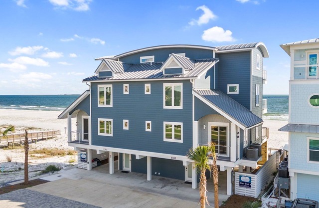 Beachfront Duplex Unit, Pet Friendly, Mexico Beach, Gorgeous Views!