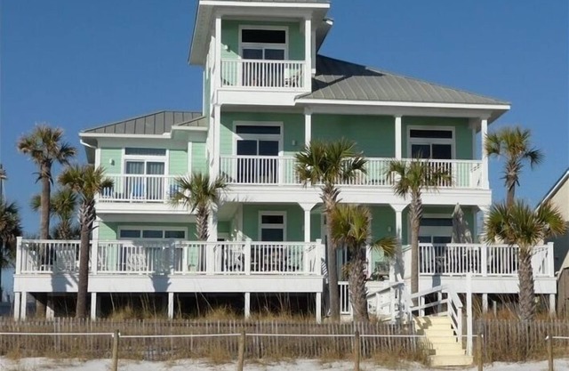 BEACHFRONT HOME W/PRIVATE HEATED POOL/BALCONIES - LAST WEEK OF JULY OPEN