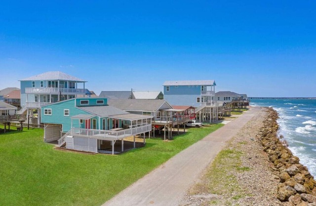 Beachfront Home with Breathtaking Ocean Views