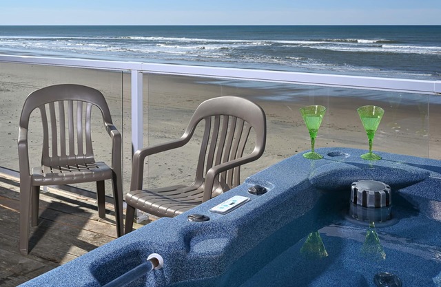 Beachfront, Hot Tub, BBQ - The Lookout
