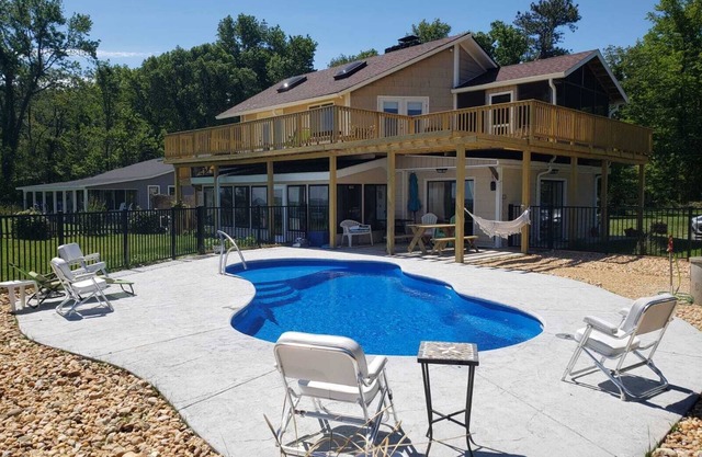 Beachfront house on Potomac-Chesapeake Bay