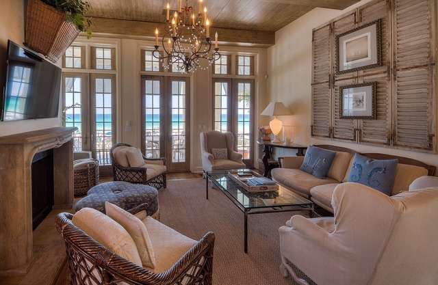Beachfront House with Private Access - Complimentary Beach Chairs/Umbrellas