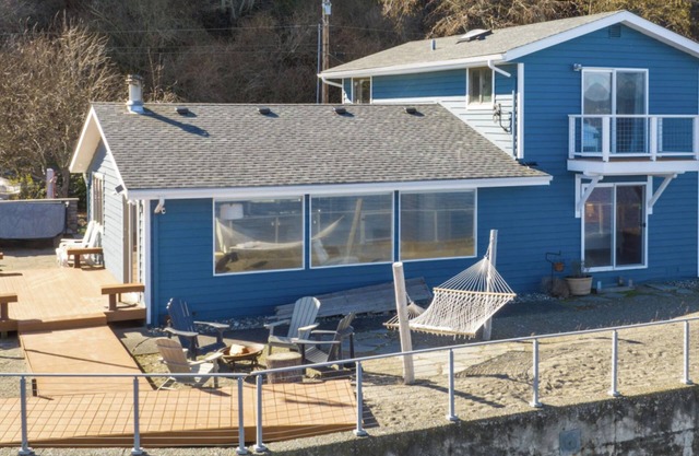 Beachfront I WhaleWatching I King Bed I Kayak I Paddle board