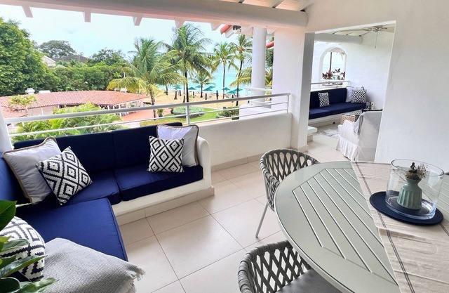 Beachfront Luxury Apartment West Coast with Incredible Ocean Views