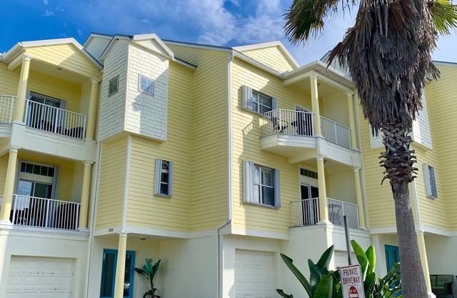 BEACHFRONT NEWLY remodeled 4 bed/4 Bath 1/2 Block from the Main strip & shops!