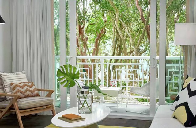 Beachfront Sanctuary w/Private Balcony & Hammock Bliss – Perfect Getaway