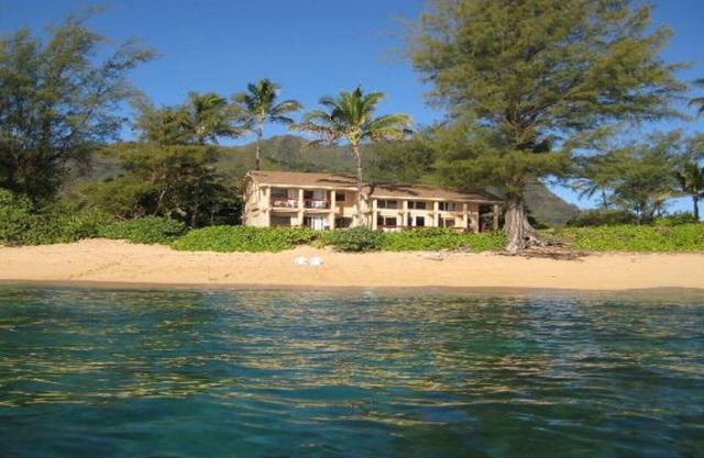 Beachfront Uncrowded Beach Is Your Backyard! 5 bedroom. TMK580110100000 TVNC4122