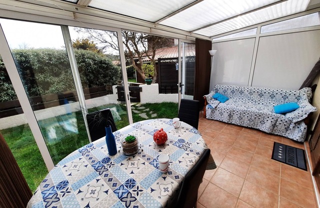 Beachfront Villa with Garden & Pool, 200m from Seignosse Beach