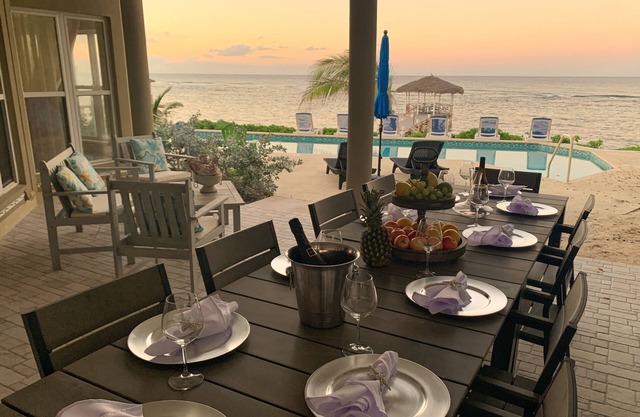 BEACHFRONT w/Private Dock-50 ft Pool-Theatre