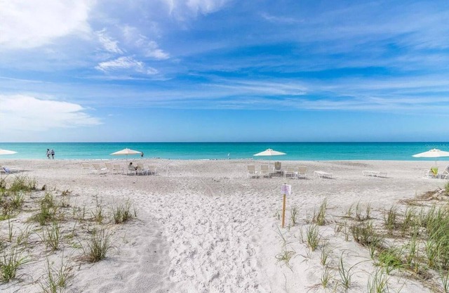 Beachplace 11-305 (3BR) by FGC