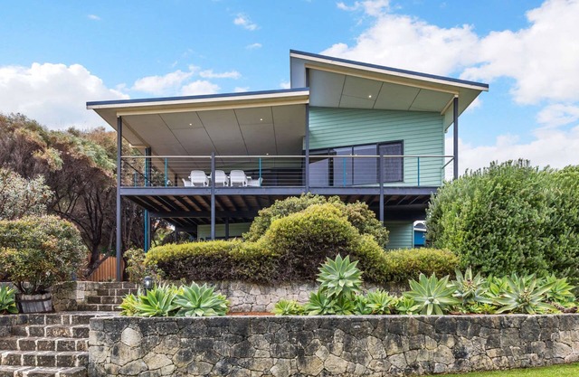 Beachside at Margaret River (Prevelly) - Modern beach house, ocean views, spacious interior, reverse