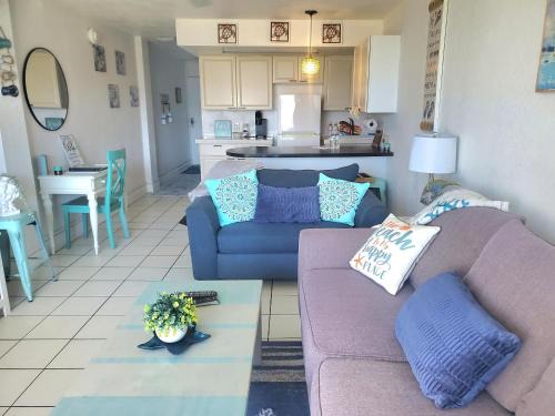 Beachside Bliss Ocean-View Condo with Pool and Private Beach Access Perfect for Families and Couples