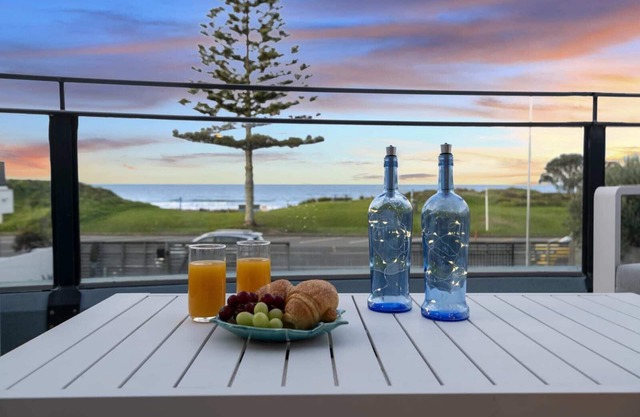 Beachside Blue - Stunning ocean views