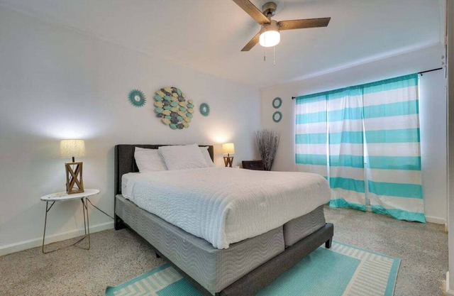Beachside Cozy Home w/Patio in Hollywood