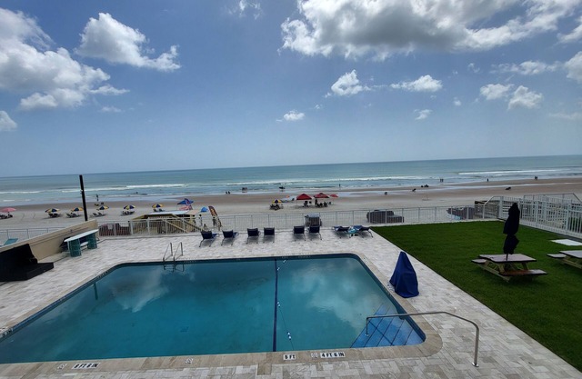 Beachside Hotel