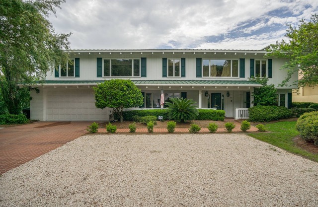 Beachview Cottage Jekyll Island-6 BR 4B Cottage With Pool (heating available)
