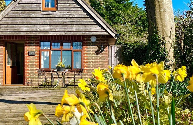 Beacon Cottage by inspirestays.com - a cottage that sleeps 2 guests in 1 bedroom