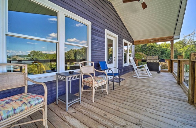 Bean Station Cottage: Unobstructed Lake Views