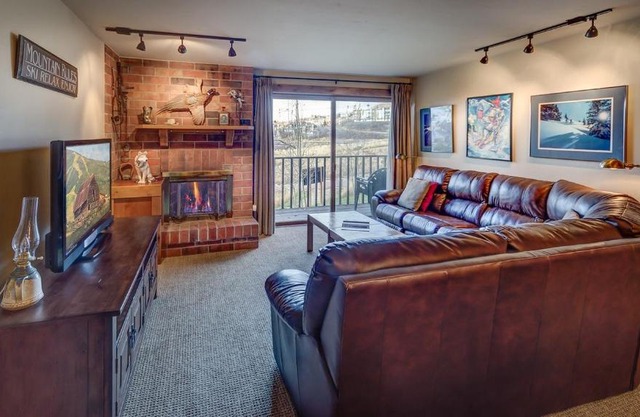 Bear Claw 312 - Ski-in Ski-out Condo!