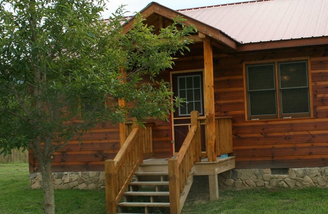 Bear Claw Cabin, Located in Blairsville,Ga ! On Richard Russell Scenic Hwy !