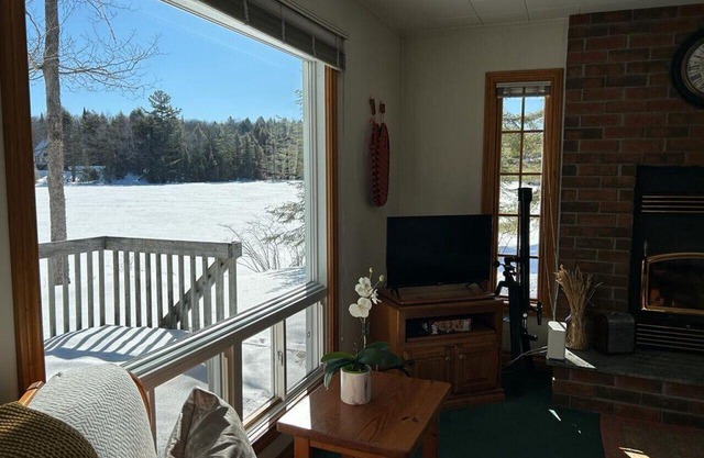 Bear Essentials Lakefront Hideaway