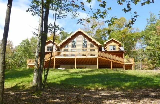 Bear's Paw Lodge - Rustic Mountain Escape