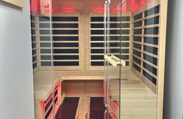 BearNecessities- AC, Pool, Hot Tub, Gym, Sauna