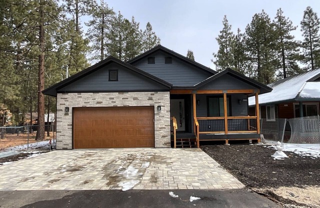 BearPort Cabin Spacious 4 Bedroom 3 Bath Big Bear