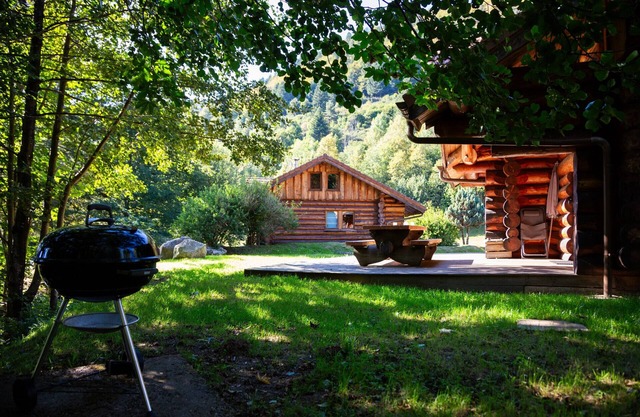 Beau chalet rondins en bordure de rivière dans les Vosges, wifi, tout équipé
