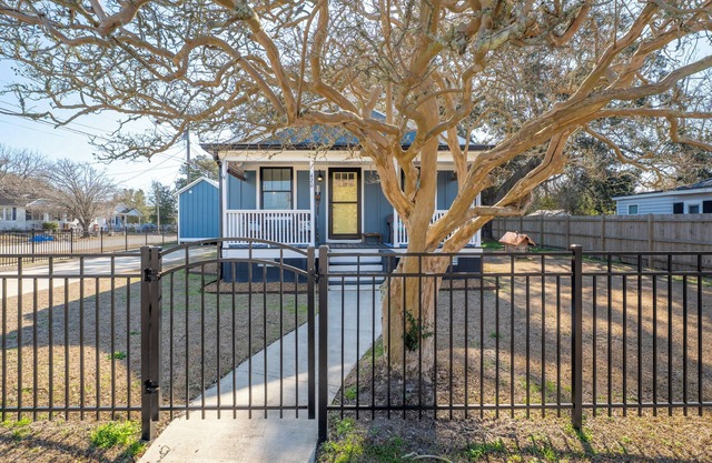 Beaufort Crystal Coast Cottage-Downtown & Pet Friendly