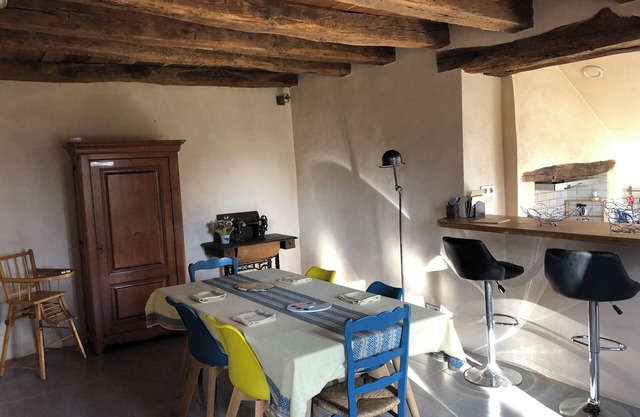 Beaune Nuits: well-kept house, garden, wood stove, great peace and quiet