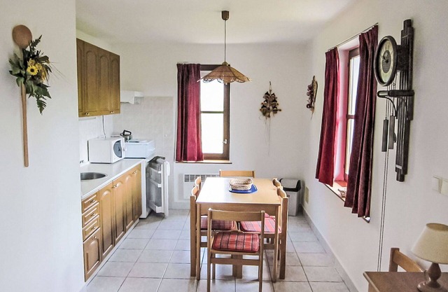 Beautiful private villa with pool, WIFI, TV, patio, pets allowed, panoramic view and parking