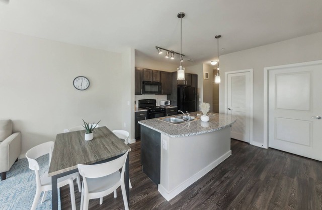 Beautiful 1Bd Apt I Properties by Preston