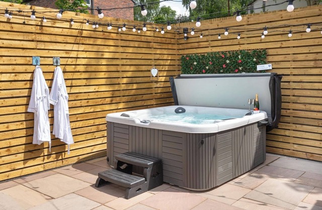 Beautiful 2-Bed Cottage near Carlisle with Hot Tub